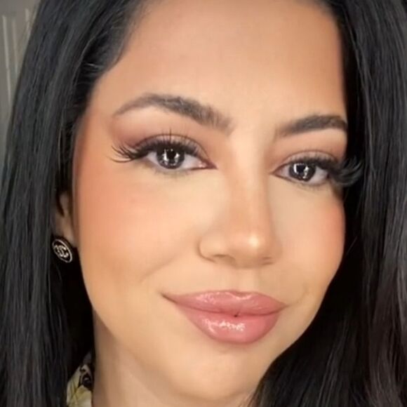 Clinque Chubby Stick in Curviest Caramel Tinted Lip Balm (Nude) - Picture 9 of 17